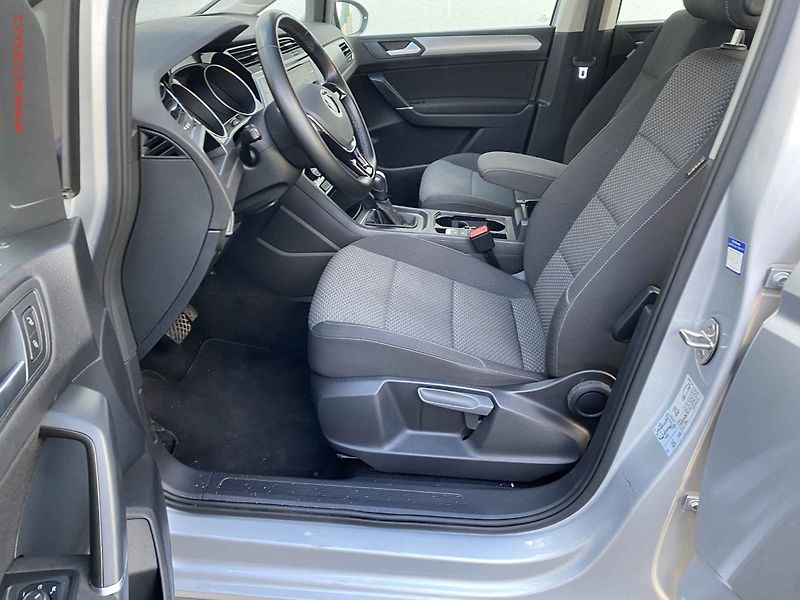 Volkswagen Touran (2022) 2.0 TDi, Comfortline, DSG - fotka 9 z 17