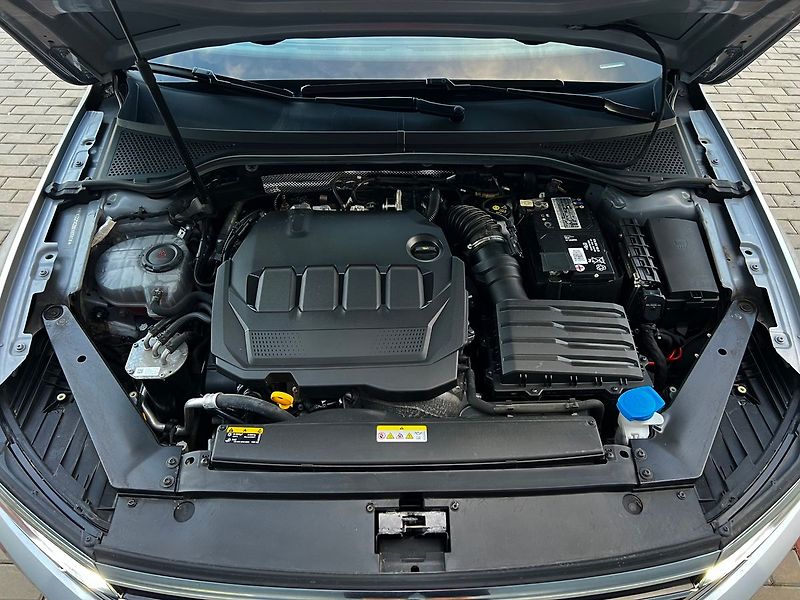 Volkswagen Passat (2020) 2.0 TDI-DSG-ELEGANCE - fotka 49 z 49