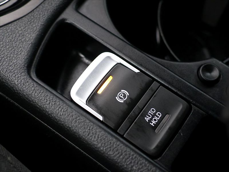 Volkswagen Touran 1,8 TSI 132kW DSG R-Line 7míst - fotka 29 z 38