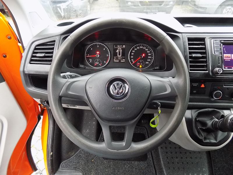 Volkswagen Transporter 2,0 TDI 110 KW DC 5 MÍST TEMP. - fotka 25 z 35