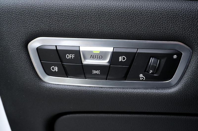 BMW X7 40d xDrive, Masáže, Skylounge - fotka 31 z 47