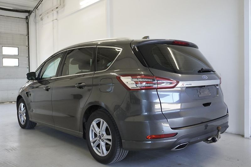 Ford S-MAX  2.0 140 kW TITANIUM 7 míst - fotka 3 z 32