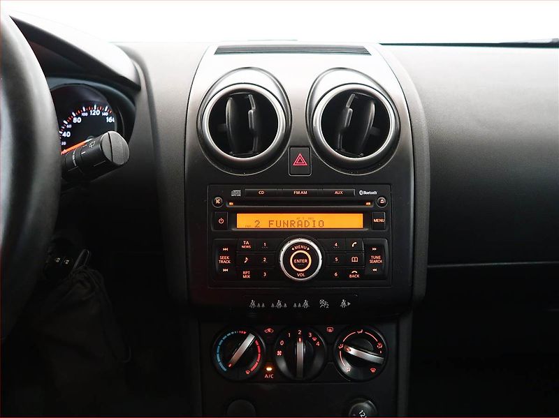 Nissan Qashqai (2009) 1.6 - fotka 12 z 14