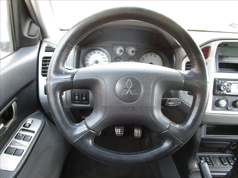 Mitsubishi Pajero 3.2 Di-D, 4x4, aut. klima, 7 m - fotka 8 z 54