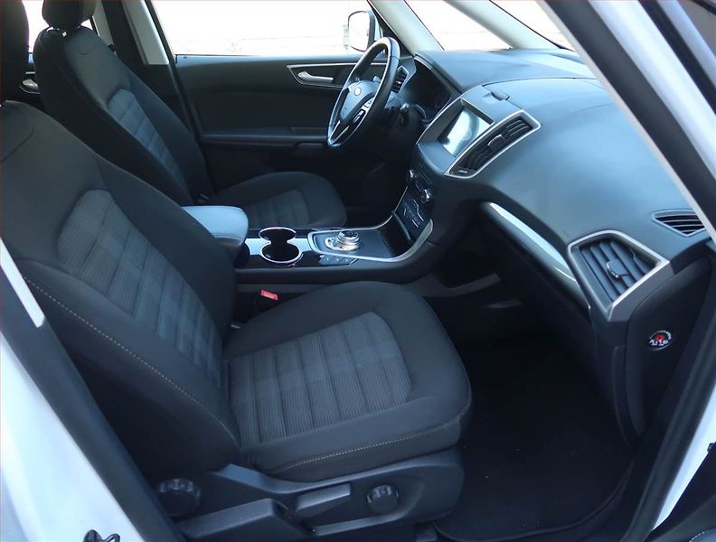 Ford Galaxy (2022) 2.0 EcoBlue - fotka 9 z 23