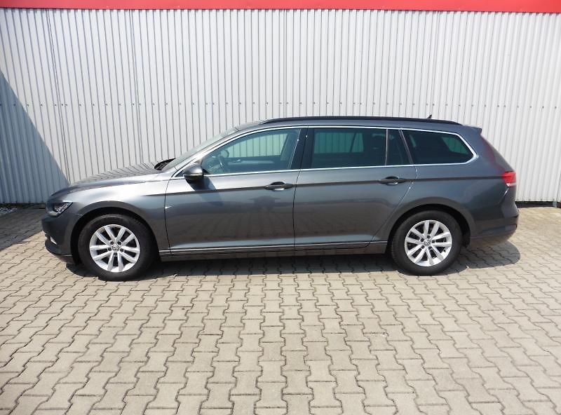 Volkswagen Passat Variant 1.4 TSi Highline Navi - fotka 3 z 17
