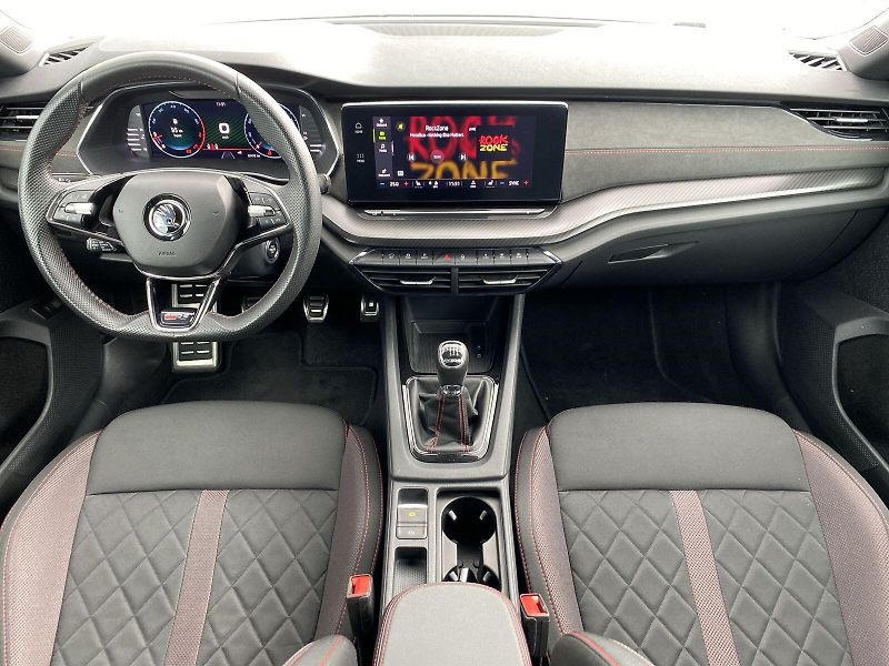 Škoda Octavia (2023) Combi 2.0 TSI RS - fotka 5 z 38