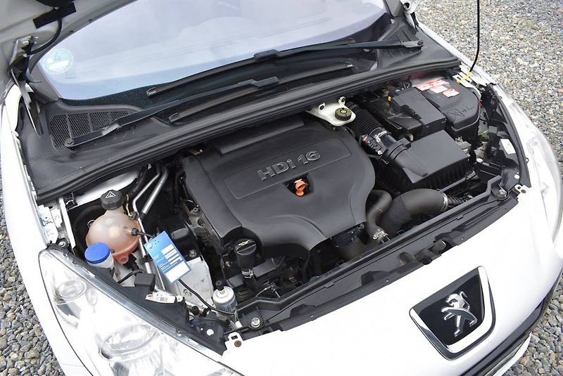 Peugeot 308 2,0 HDI STYLE,1.M,PANO,PĚKNÁ - fotka 17 z 17