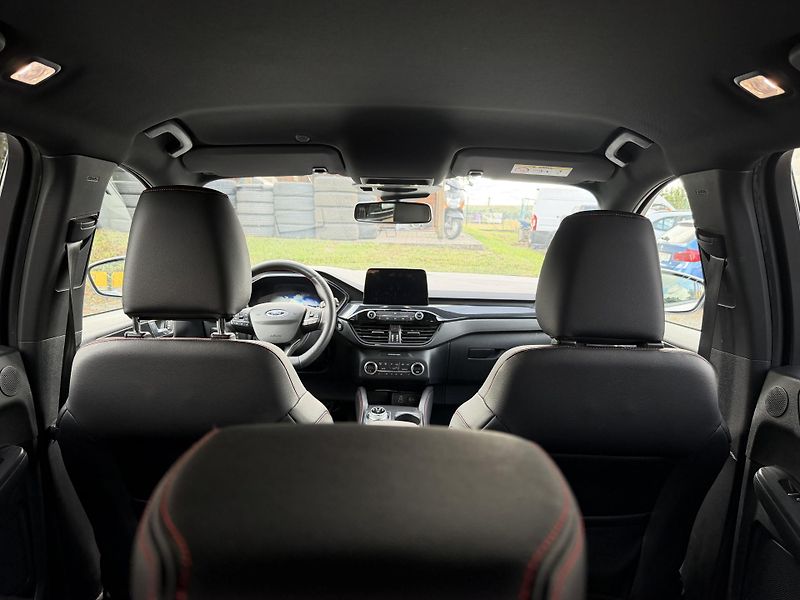 Ford Kuga 2.0TDCi ST-LINE  -  140kw - fotka 11 z 25
