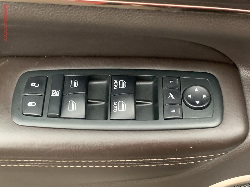 Jeep Grand Cherokee (2013) 3.0 CRD 4x4, AT, navi, kamera - fotka 20 z 21