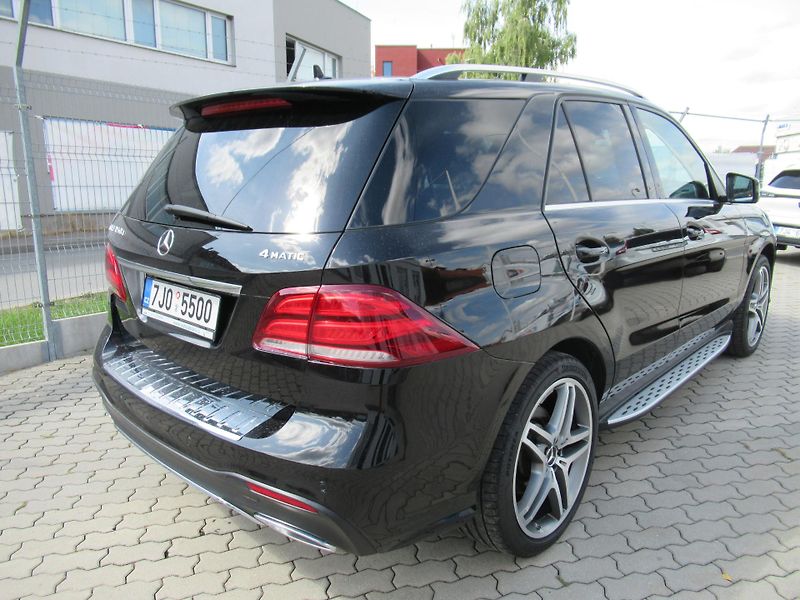 Mercedes-Benz GLE (2015) 350Cdi AMG paket - fotka 5 z 16