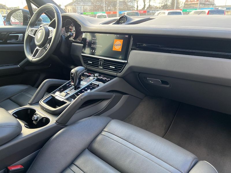 Porsche Cayenne (2018) 3.0i*V6*250KW*E-Hybrid - fotka 37 z 40