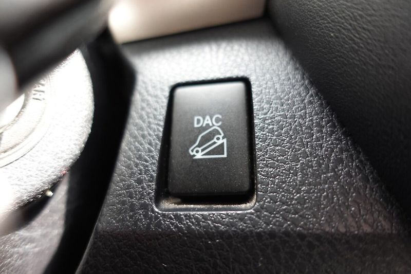 Toyota RAV4 2.0 VVT-i AWD Multidrive S Act - fotka 20 z 30