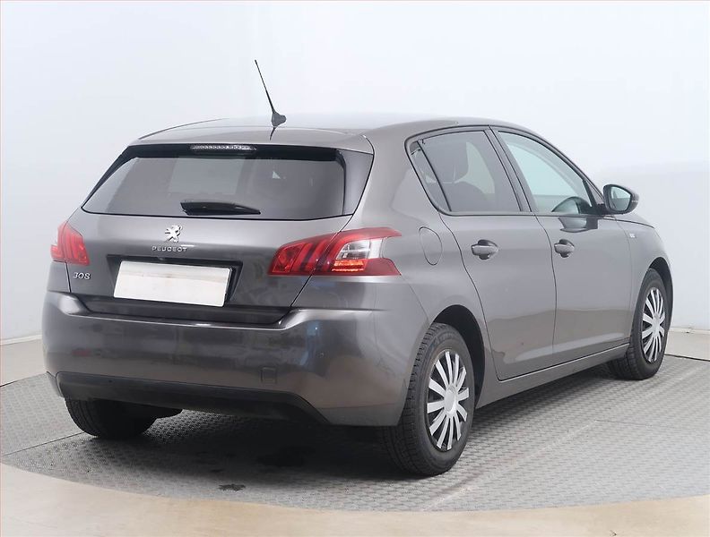Peugeot 308 (2017) 1.6 BlueHDi, Navi, Tempomat - fotka 5 z 14