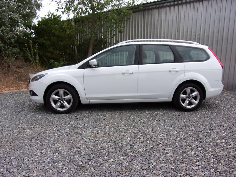 Ford Focus (2010) 1.6i74kW STYLE NYNÍ PO SERVISE - fotka 7 z 19
