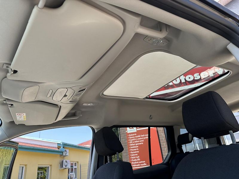 Ford Tourneo Connect (2015) GRAND - 7MÍST - L2 -DIGIKLIMA - fotka 33 z 61