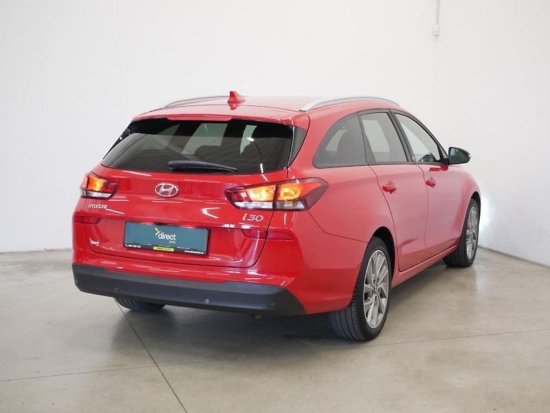Hyundai i30 - fotka 2 z 24