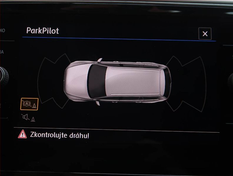 Volkswagen Passat (2018) R-Line 2.0 TDI, 4X4, Automat - fotka 21 z 21