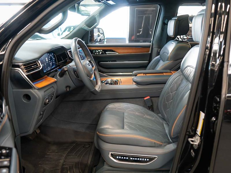 Jeep Grand Wagoneer (2022) 6.4 V8 HEMI Series III, masáže - fotka 15 z 41