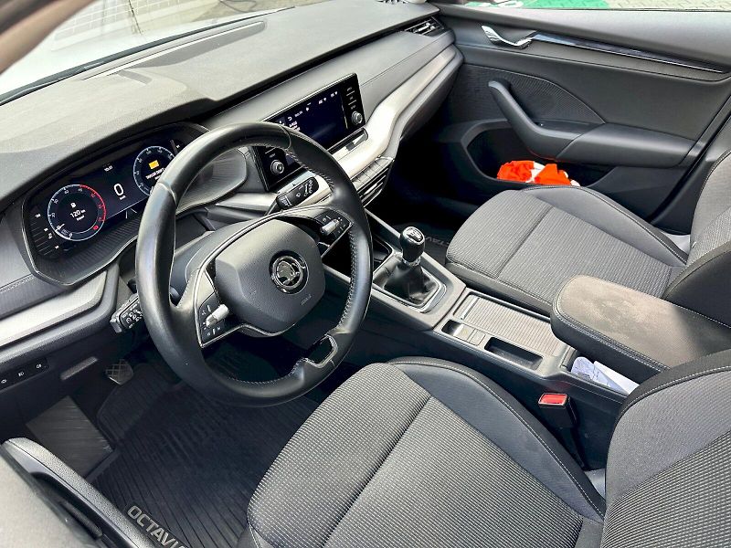 Škoda Octavia (2023) 2.0 TDI 85kW Ambition Combi - fotka 6 z 22
