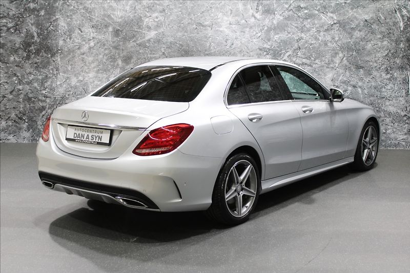 Mercedes-Benz Třídy C 1,6 200d AMG line - fotka 3 z 35