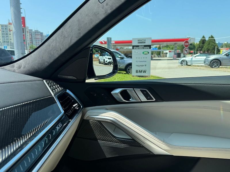BMW X6 - fotka 24 z 28