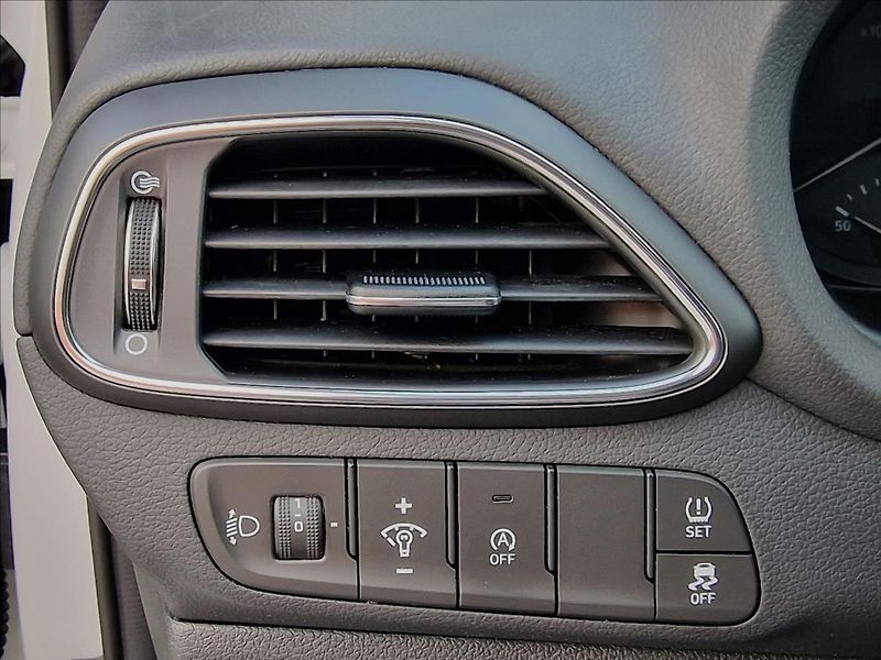 Hyundai i30 1.0 T-GDI Comfort,ČR,1.Maj. - fotka 34 z 50