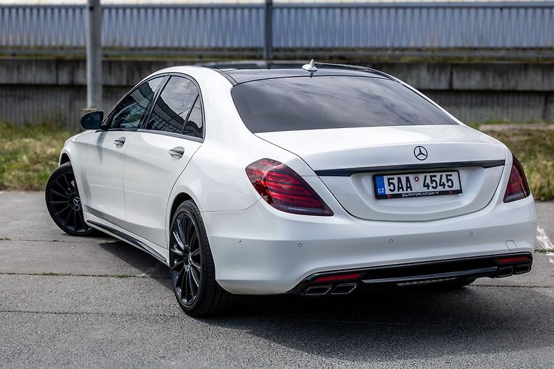 Mercedes-Benz Třídy S BLUETEC 4MATIC 2015 - fotka 6 z 37