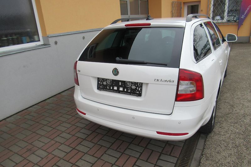 Škoda Octavia 2.0 TDi AUT.KLIMA VYHŘÍV.SED. - fotka 4 z 18
