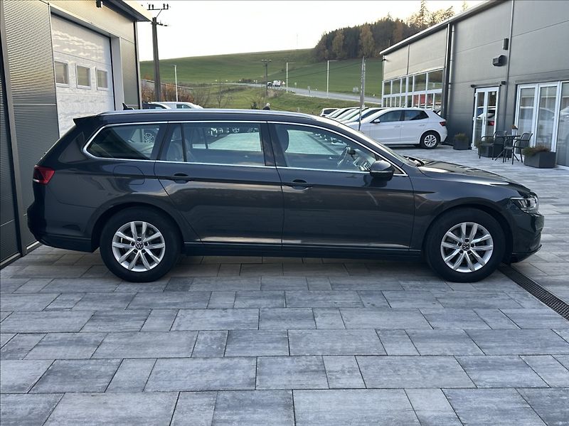 Volkswagen Passat 1,5 TSI 150PS  Business DSG - fotka 6 z 53