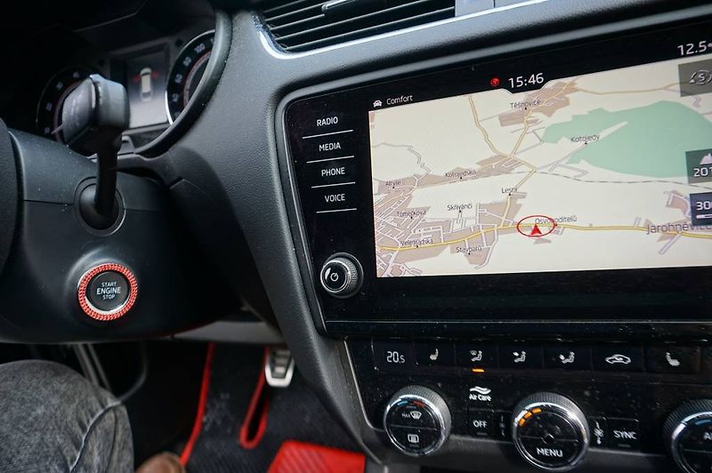 Škoda Octavia (2018) 2,0 RS - fotka 28 z 32