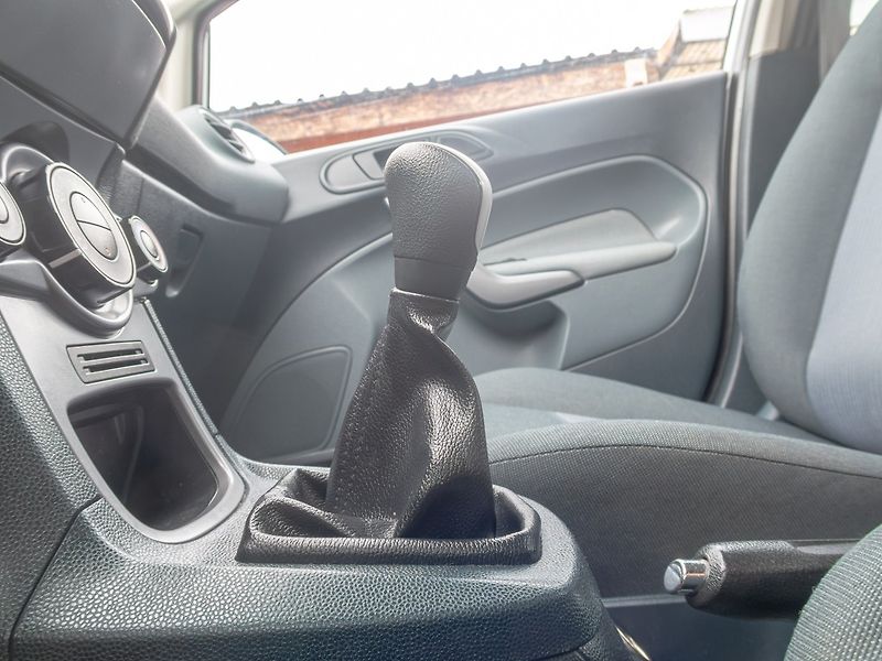 Ford Fiesta (2010) 1.25i 60KW – TAŽNÝ - fotka 23 z 40