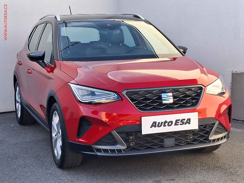 Seat Arona (2023) 1.0 TSi, FR, LED, kamera - fotografie inzerátu