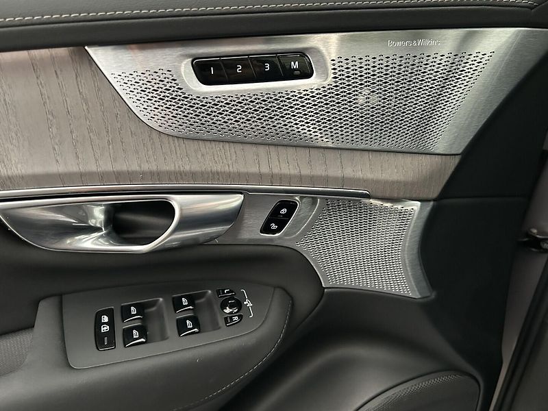 Volvo XC90 2.0 T8 4x4 ULTRA BRIGHT - fotka 18 z 34