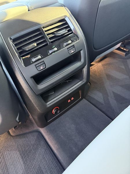 BMW X5 (2025) BMW X5 M60i xDrive - fotka 11 z 21