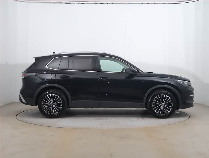Volkswagen Tiguan (2024) 2.0 TDI - fotka 6 z 23