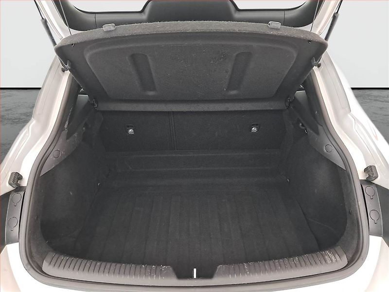 Hyundai i30 (2019) Trikolor 1.4 T-GDI, Serv.kniha - fotka 14 z 19