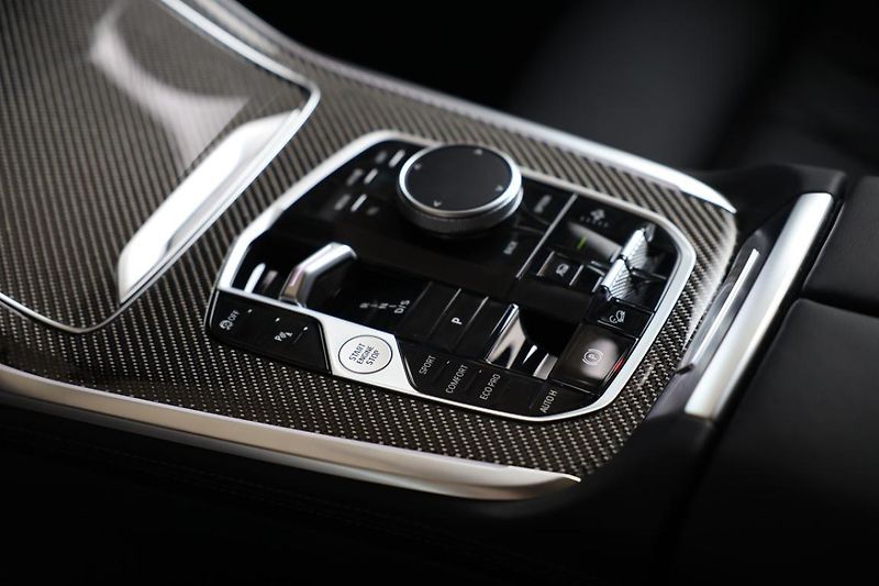BMW X7 xDrive40d - fotka 14 z 21