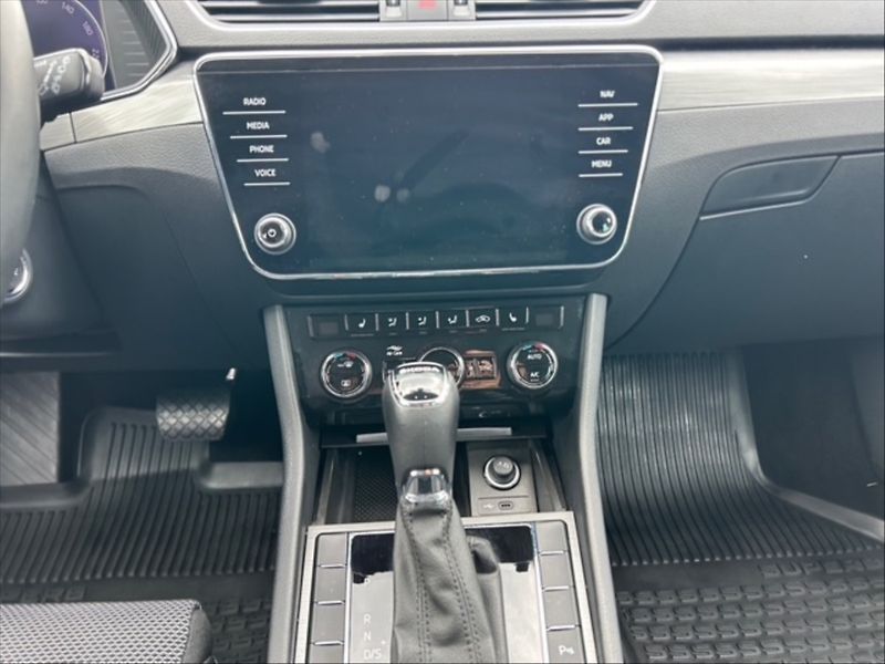 Škoda Superb 2,0 TDI 110 Style AT - fotka 10 z 11