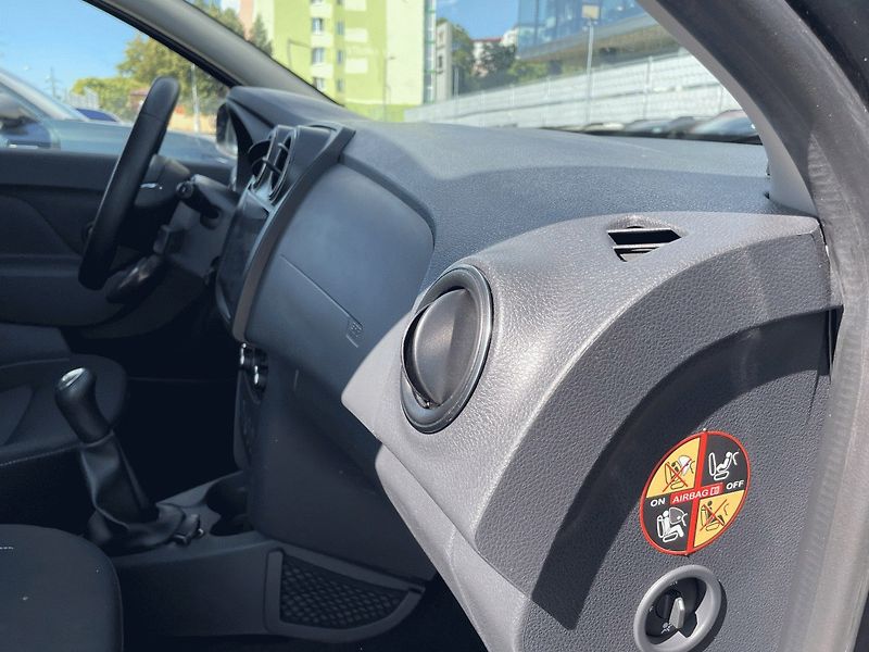 Dacia Logan (2018) 1.0 SCe,54kW,ČR,Klima - fotka 30 z 30