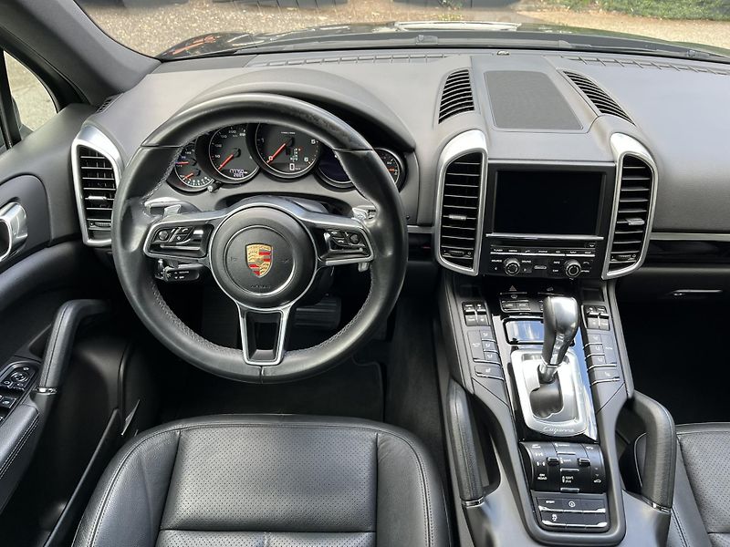 Porsche Cayenne (2016) 3.0 TDI V6 - fotka 22 z 39