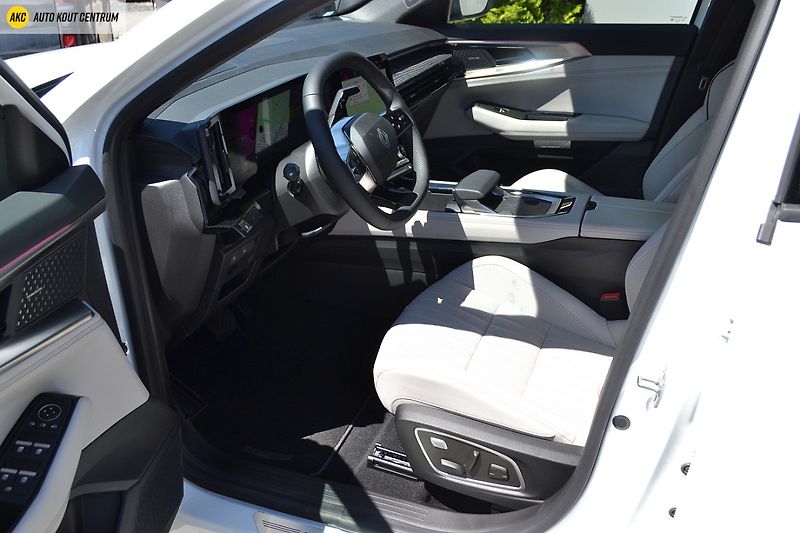 Renault Espace ICONIC E-TECH FULL HYBRID 200k - fotka 30 z 73