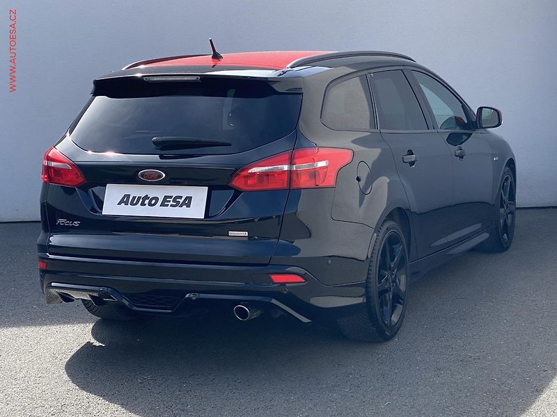 Ford Focus (2017) 1.5 EcoBoost, ČR, Sport, navi - fotka 4 z 19