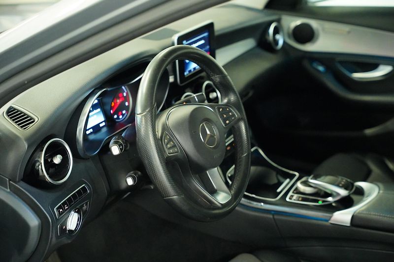 Mercedes-Benz Třídy C - fotka 14 z 29