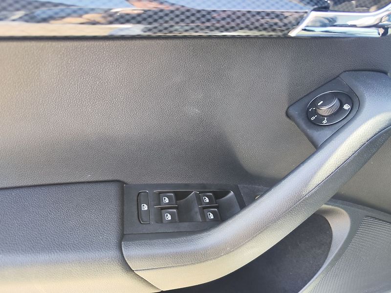Škoda Octavia 2.0 TDi/135kW RS DSG ČR - fotka 33 z 35