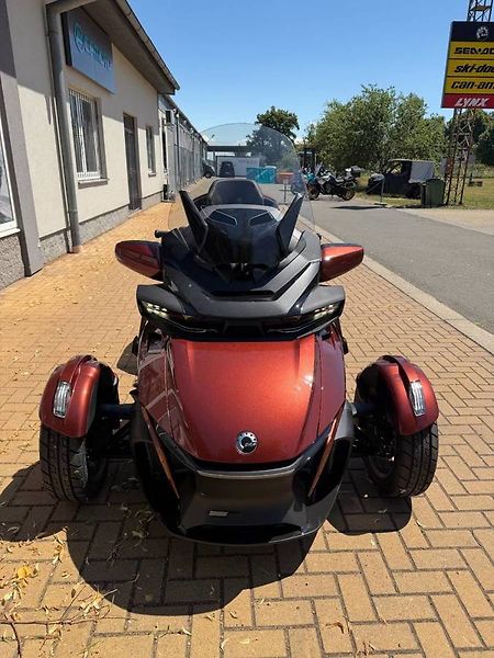 Can-Am Spyder RT (2026) Sea-To-Sky Mars Red Metallic m - fotka 4 z 10