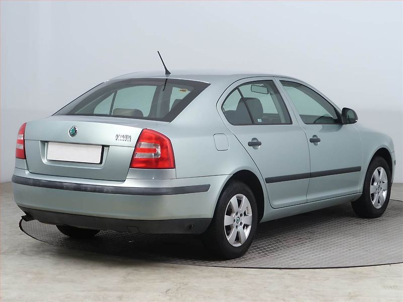 Škoda Octavia (2012) 1.6, nová STK, jezdí výborně - fotka 5 z 12