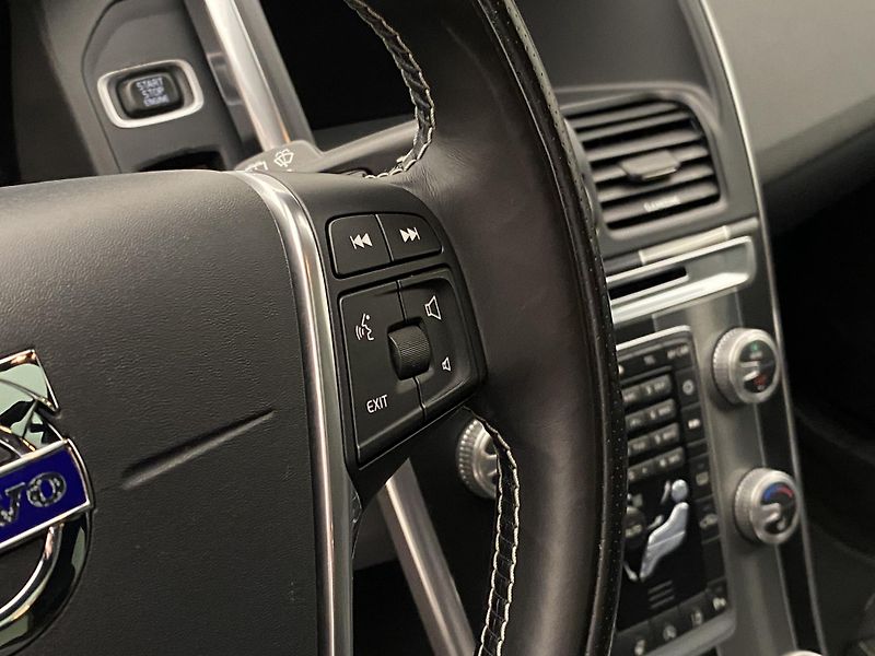 Volvo XC60 D3 R-DESIGN - fotka 20 z 45