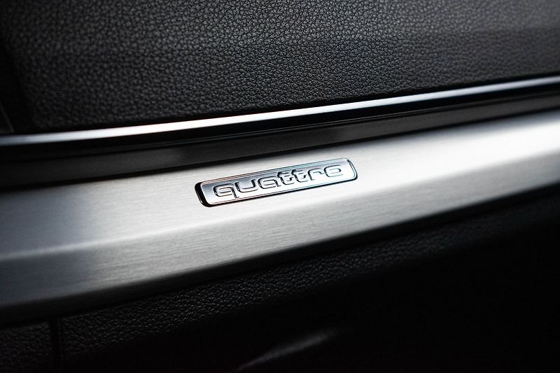 Audi Q5 40 TDI S-LINE* REZERVACE - fotka 32 z 38