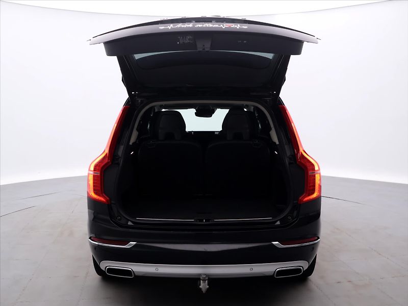 Volvo XC90 2,0 D5 173kW Inscription 4x4 D - fotka 9 z 43
